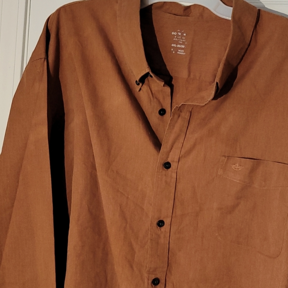SOLD. DOCKERS BUTTON UP